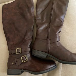 Size 7 wide calf riding boots